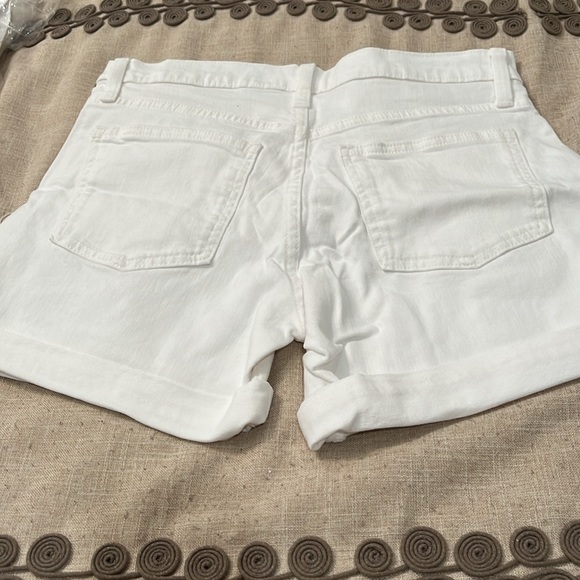 GAP White 5” Mid Rise Girlfriend Denim Shorts/NWT/Size 27/4 - Picture 10 of 15